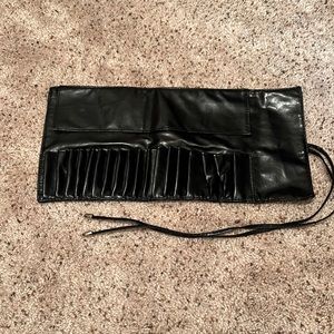 Makeup brush organizer